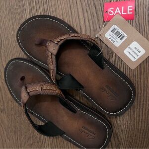 Clark’s brand new women’s size 8 sandal